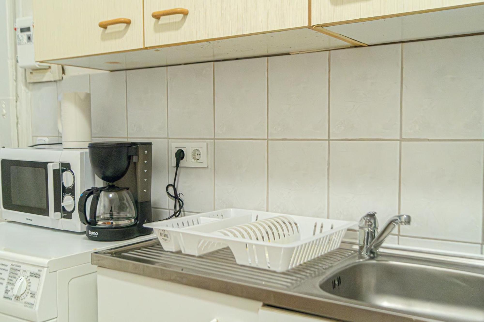Chic 1br Well Connected To The Whole Apartment
